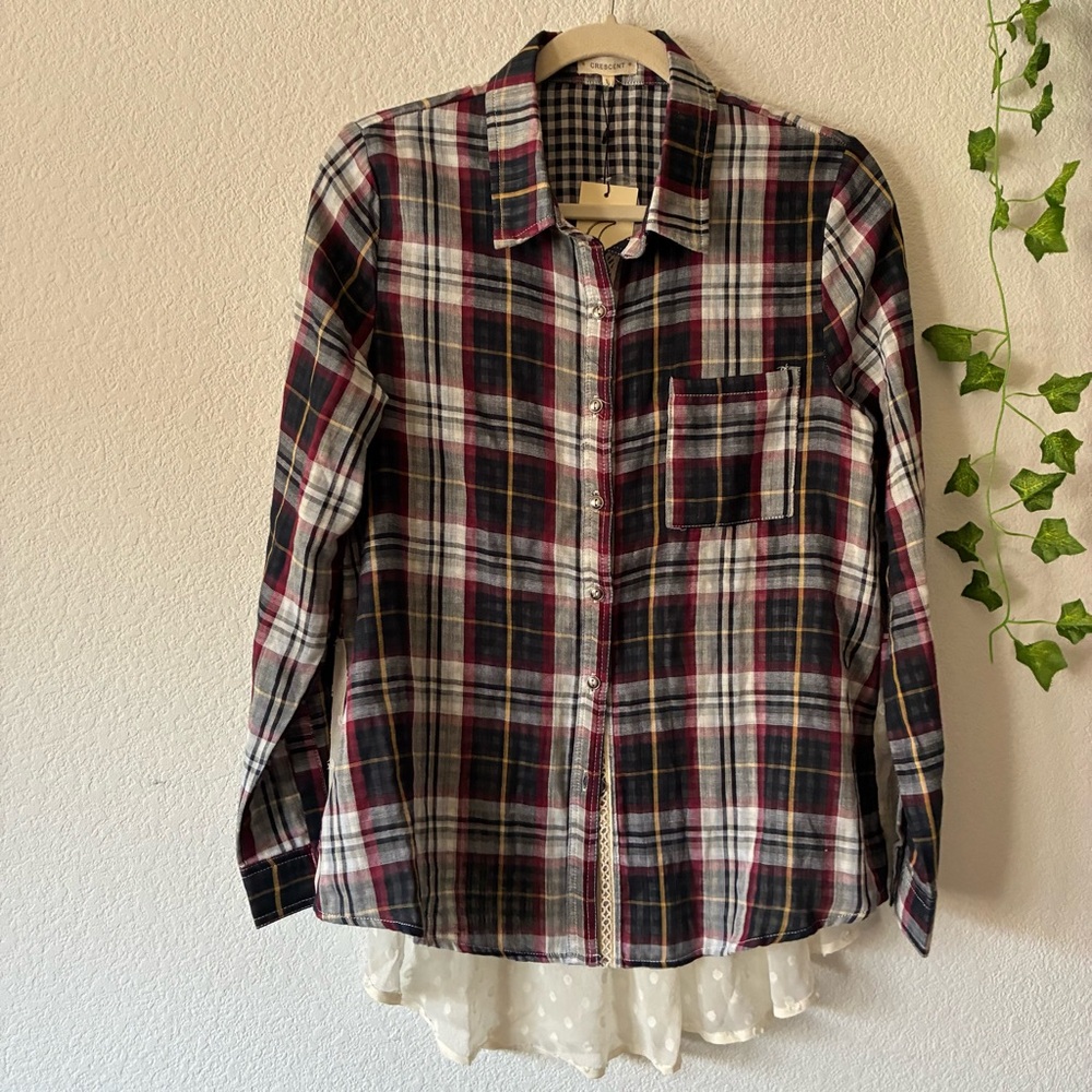 CRESCENT PLAID BUTTON DOWN HIGH LO HEM TOP, NEW WITH TAGS LARGE